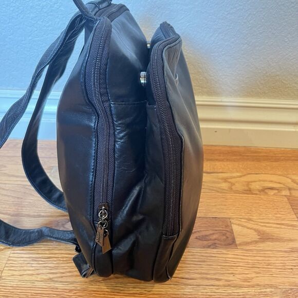 Wilson's Leather Pelle Studio Black Leather Medium Shoulder Backpack Butter Soft - Picture 9 of 15